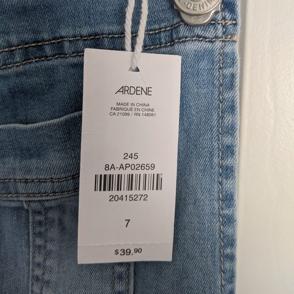 Ardene Light-wash Overall Shorts - Picture 2 of 5
